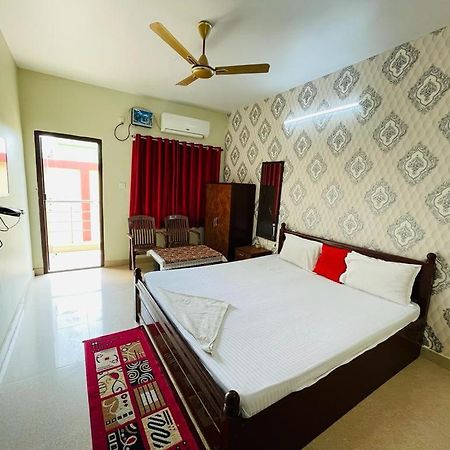 Hotel Lovely Star Inn ! Puri Ngoại thất bức ảnh