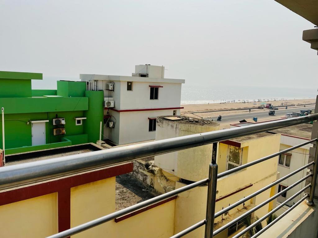 Hotel Lovely Star Inn ! Puri Ngoại thất bức ảnh