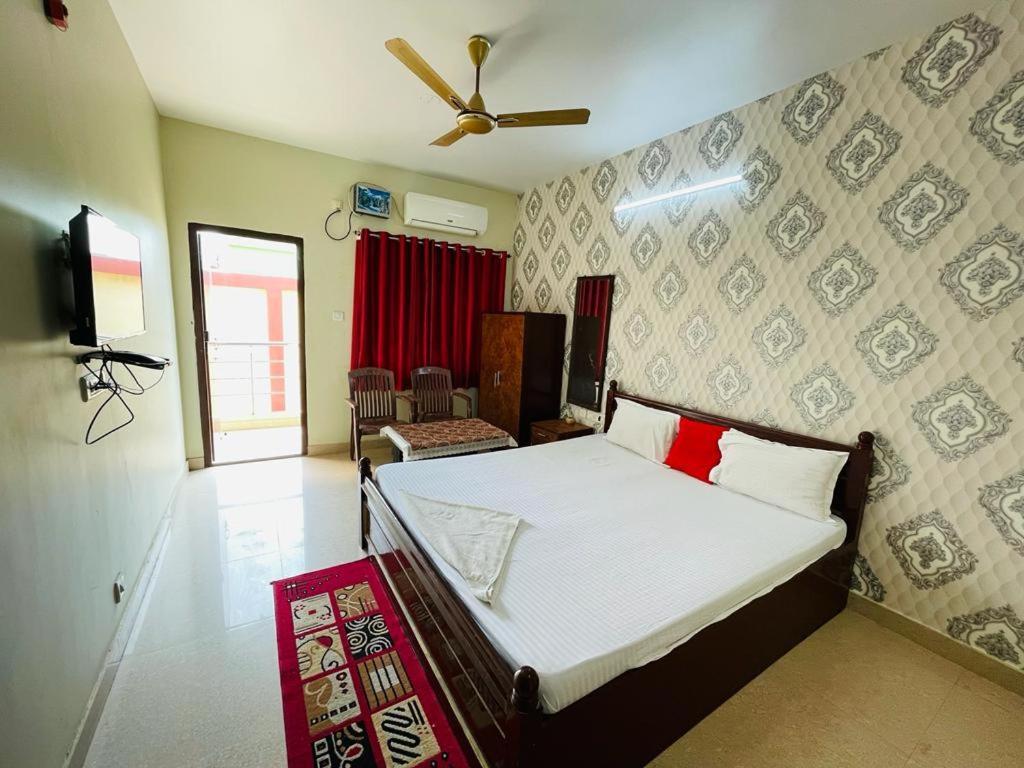 Hotel Lovely Star Inn ! Puri Ngoại thất bức ảnh